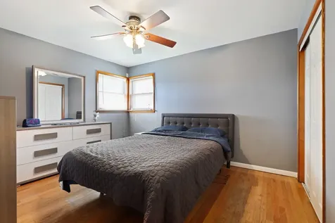 913 East 162nd Place South Holland IL 60473