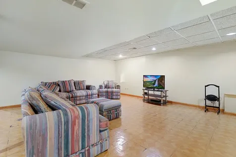 913 East 162nd Place South Holland IL 60473