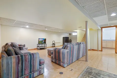 913 East 162nd Place South Holland IL 60473