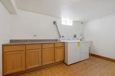 913 East 162nd Place South Holland IL 60473