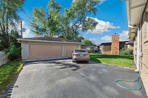 913 East 162nd Place South Holland IL 60473