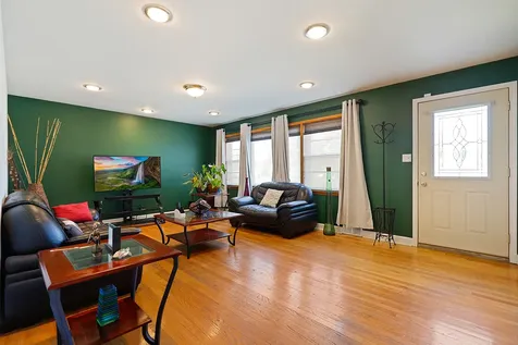 913 East 162nd Place South Holland IL 60473
