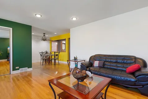 913 East 162nd Place South Holland IL 60473