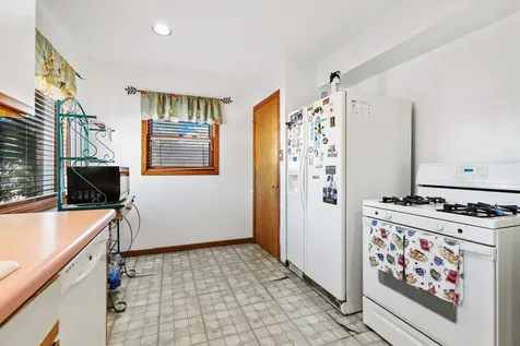 913 East 162nd Place South Holland IL 60473