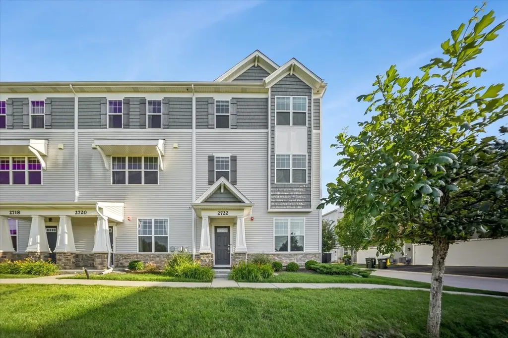 2722 Lily Lane Rolling Meadows IL 60008