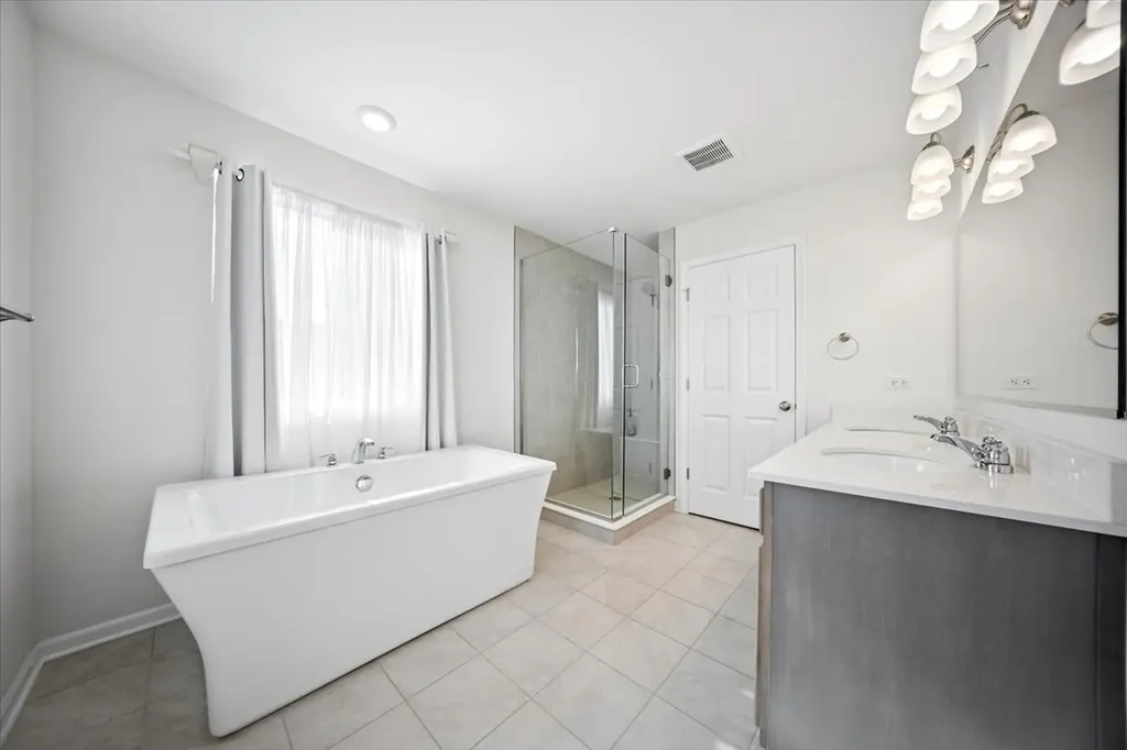 2722 Lily Lane Rolling Meadows IL 60008