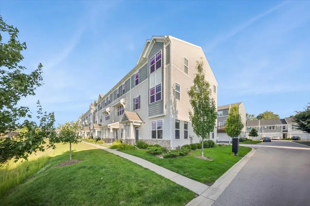 2722 Lily Lane Rolling Meadows IL 60008