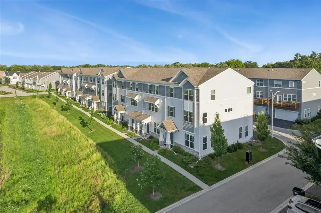 2722 Lily Lane Rolling Meadows IL 60008