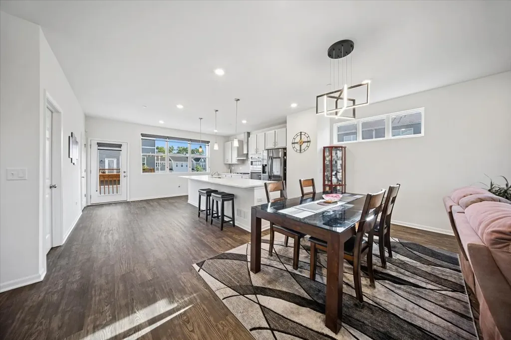 2722 Lily Lane Rolling Meadows IL 60008