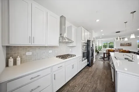 2722 Lily Lane Rolling Meadows IL 60008