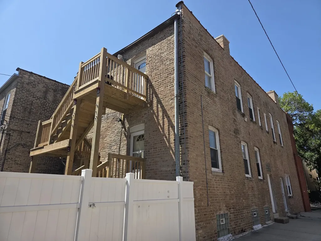 2333 West Ohio Street Chicago IL 60612