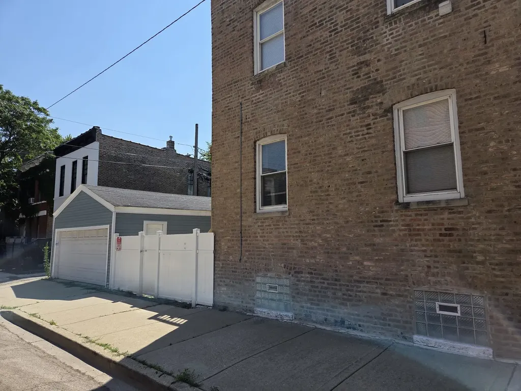 2333 West Ohio Street Chicago IL 60612