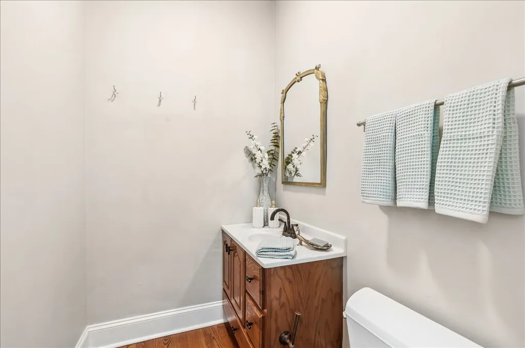 571 Anthony Street Glen Ellyn IL 60137