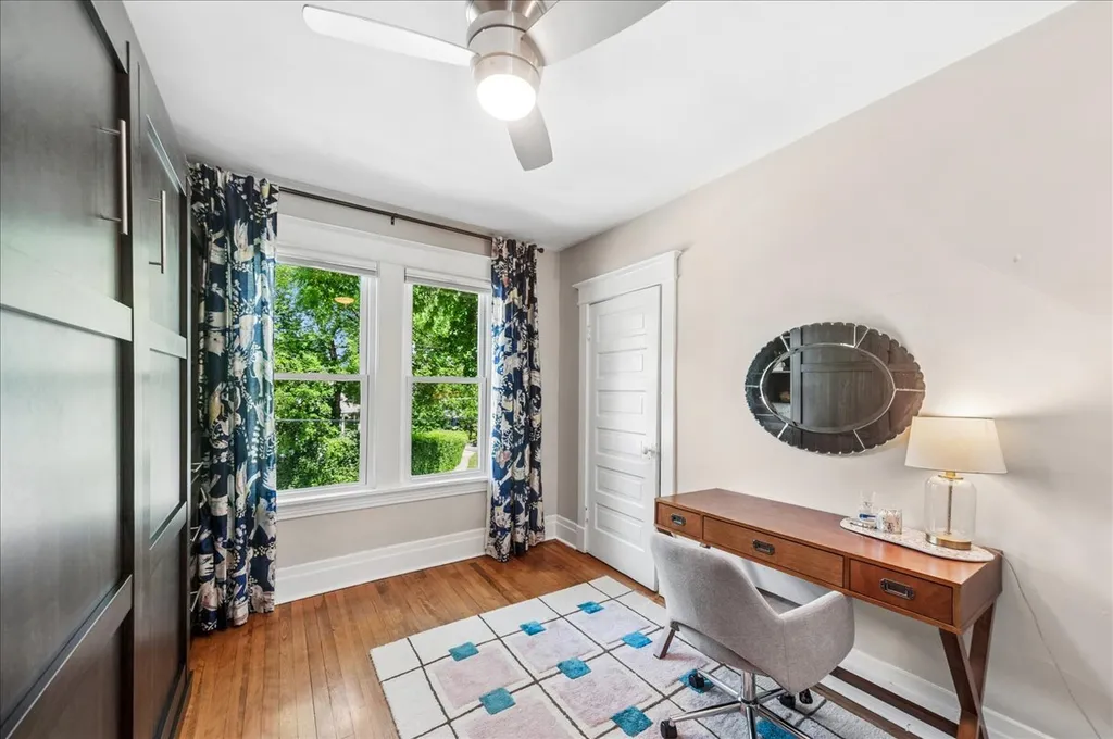 571 Anthony Street Glen Ellyn IL 60137