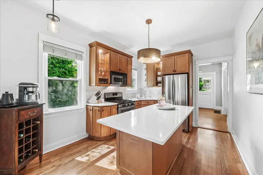 571 Anthony Street Glen Ellyn IL 60137