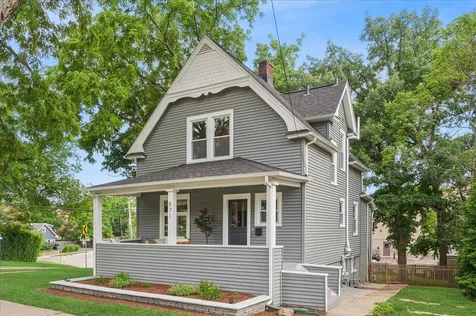 571 Anthony Street Glen Ellyn IL 60137
