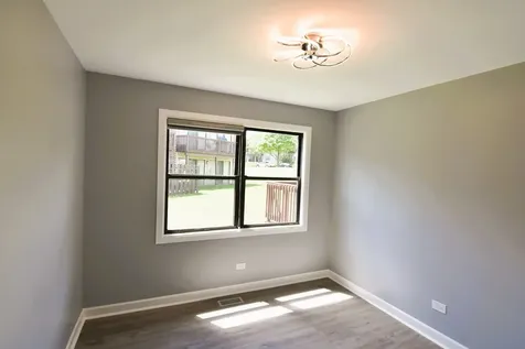 1305 Bamburg Court Hanover Park IL 60133
