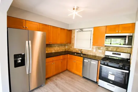 1305 Bamburg Court Hanover Park IL 60133