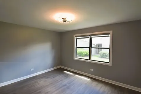 1305 Bamburg Court Hanover Park IL 60133