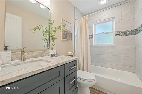 312 Oak Street North Aurora IL 60542