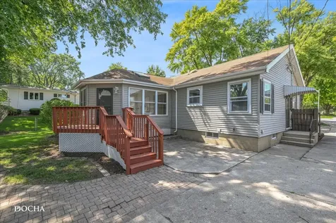 312 Oak Street North Aurora IL 60542