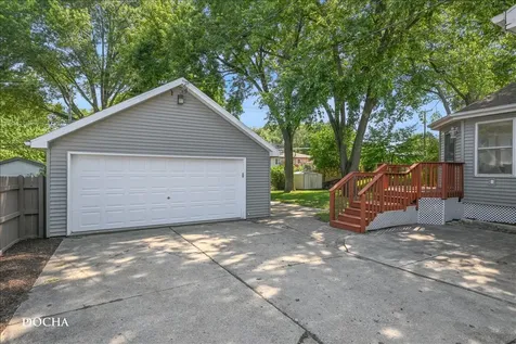 312 Oak Street North Aurora IL 60542