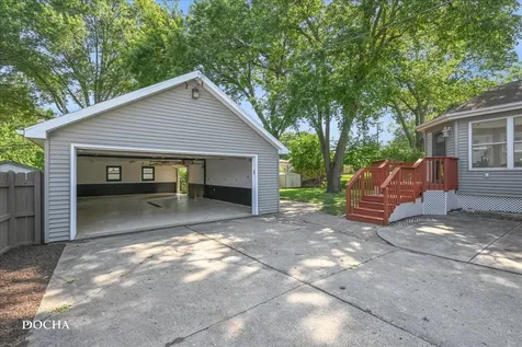 312 Oak Street North Aurora IL 60542