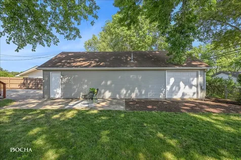 312 Oak Street North Aurora IL 60542