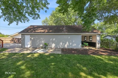 312 Oak Street North Aurora IL 60542