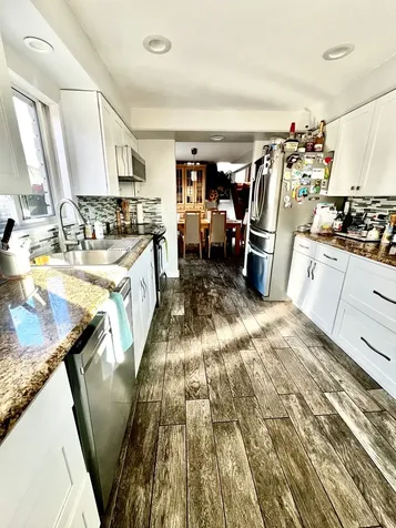 352 Dover Lane Des Plaines IL 60018