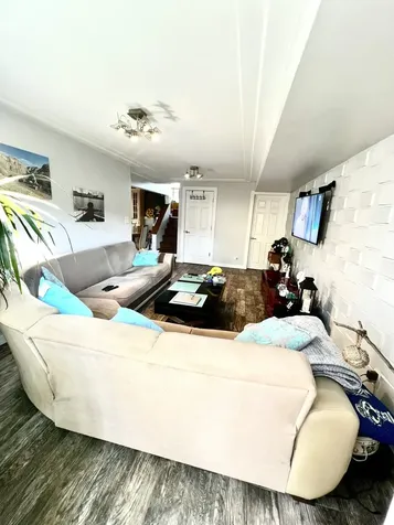 352 Dover Lane Des Plaines IL 60018