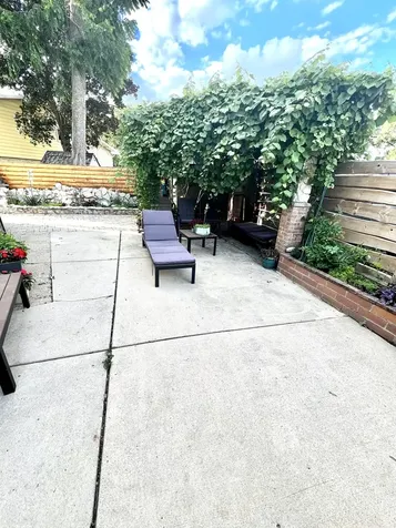 352 Dover Lane Des Plaines IL 60018