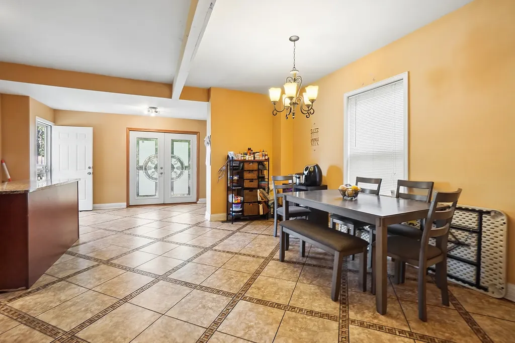 7527 South Perry Avenue Chicago IL 60620