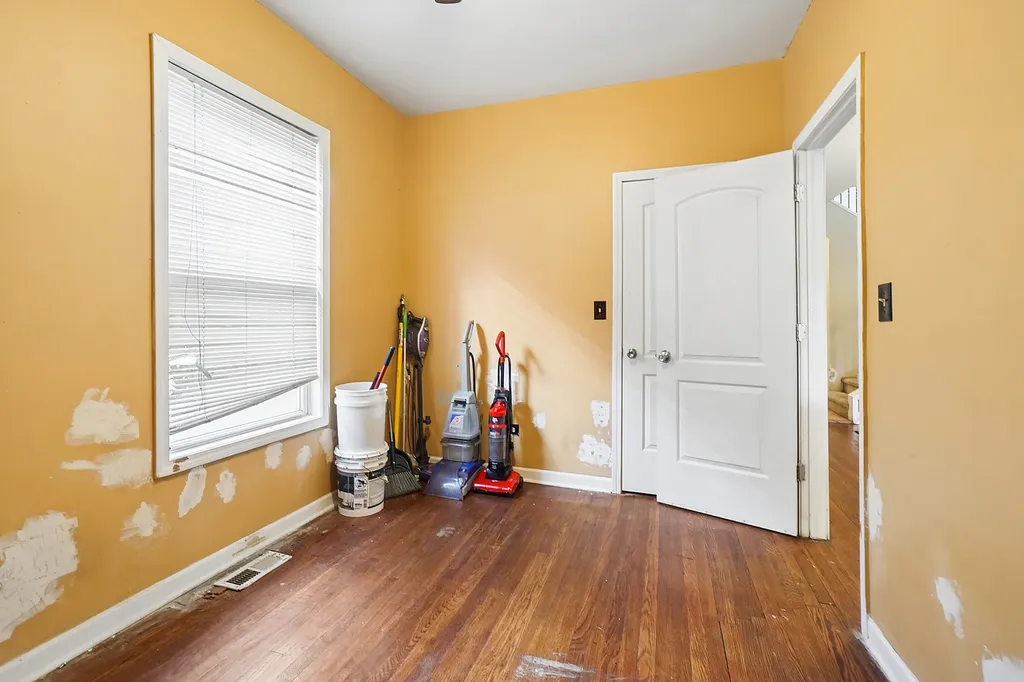 7527 South Perry Avenue Chicago IL 60620