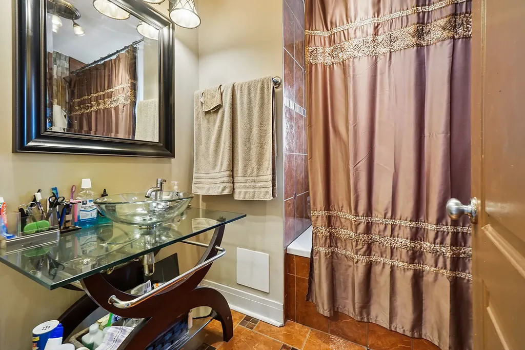 7527 South Perry Avenue Chicago IL 60620