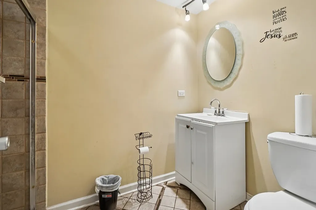 7527 South Perry Avenue Chicago IL 60620