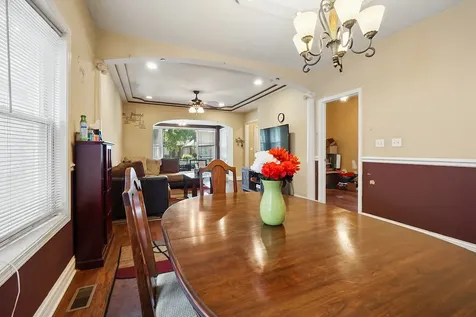 7527 South Perry Avenue Chicago IL 60620
