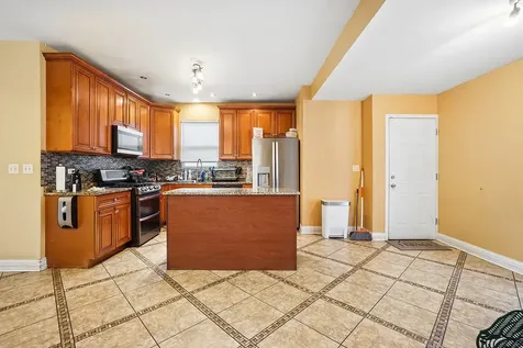 7527 South Perry Avenue Chicago IL 60620