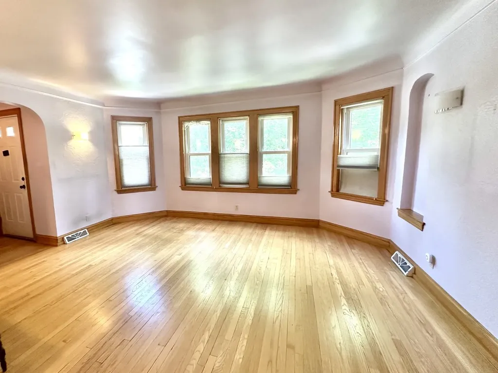 3542 North Nottingham Avenue Chicago IL 60634