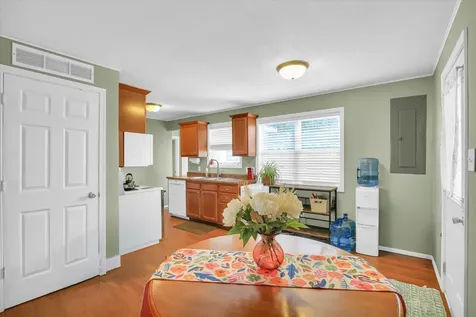 906 East Newkirk Street Tuscola IL 61953