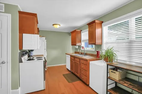 906 East Newkirk Street Tuscola IL 61953