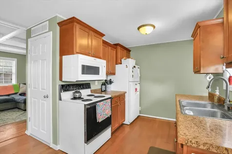 906 East Newkirk Street Tuscola IL 61953