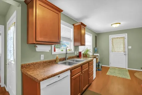 906 East Newkirk Street Tuscola IL 61953