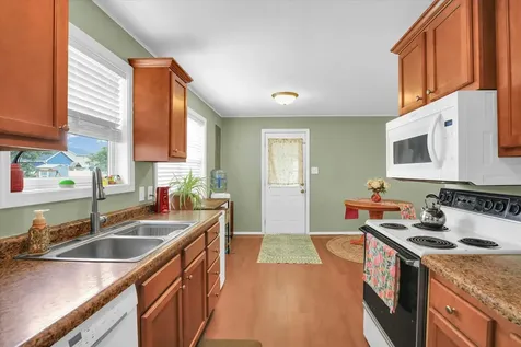 906 East Newkirk Street Tuscola IL 61953