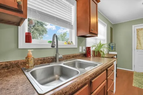 906 East Newkirk Street Tuscola IL 61953