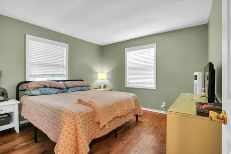 906 East Newkirk Street Tuscola IL 61953