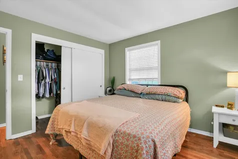 906 East Newkirk Street Tuscola IL 61953