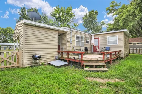 906 East Newkirk Street Tuscola IL 61953