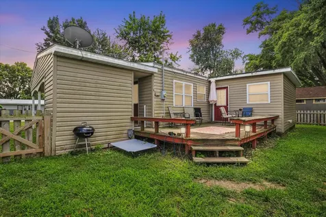 906 East Newkirk Street Tuscola IL 61953