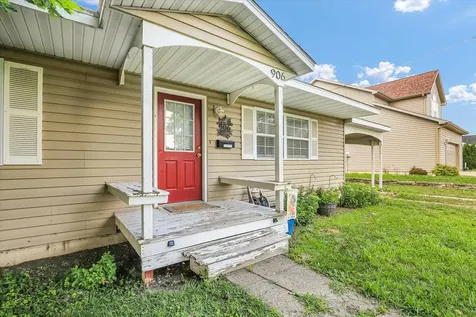 906 East Newkirk Street Tuscola IL 61953